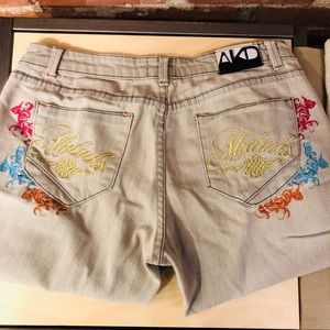 Akademiks Embroidered Jeans
